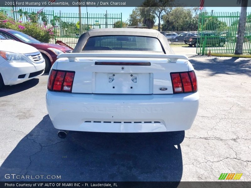 Oxford White / Dark Charcoal 2001 Ford Mustang V6 Convertible