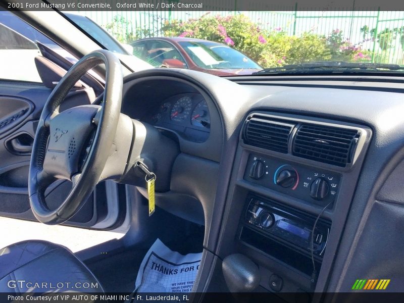 Oxford White / Dark Charcoal 2001 Ford Mustang V6 Convertible
