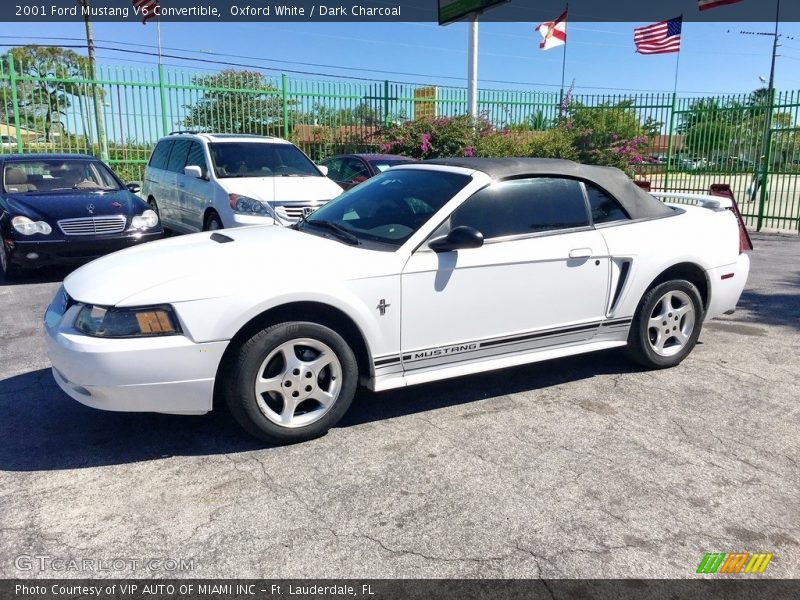 Oxford White / Dark Charcoal 2001 Ford Mustang V6 Convertible