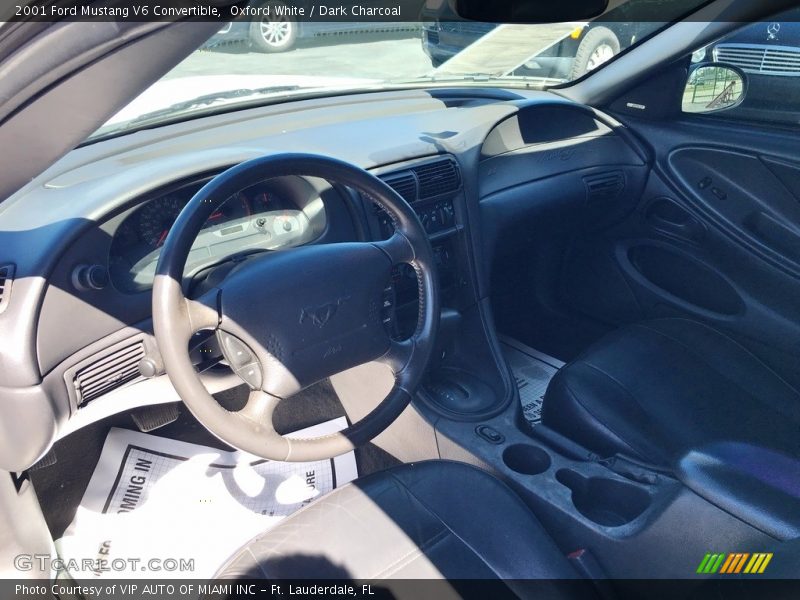 Oxford White / Dark Charcoal 2001 Ford Mustang V6 Convertible