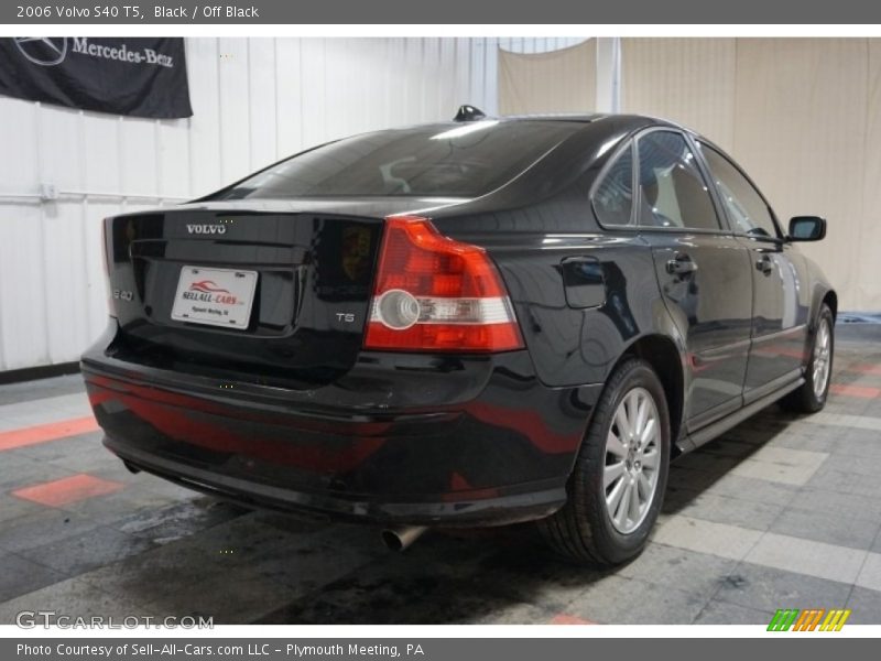 Black / Off Black 2006 Volvo S40 T5