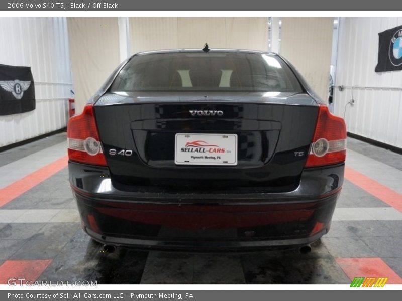 Black / Off Black 2006 Volvo S40 T5