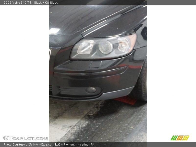 Black / Off Black 2006 Volvo S40 T5