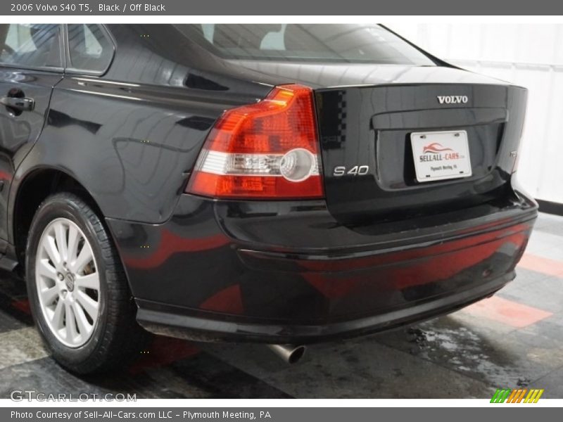 Black / Off Black 2006 Volvo S40 T5