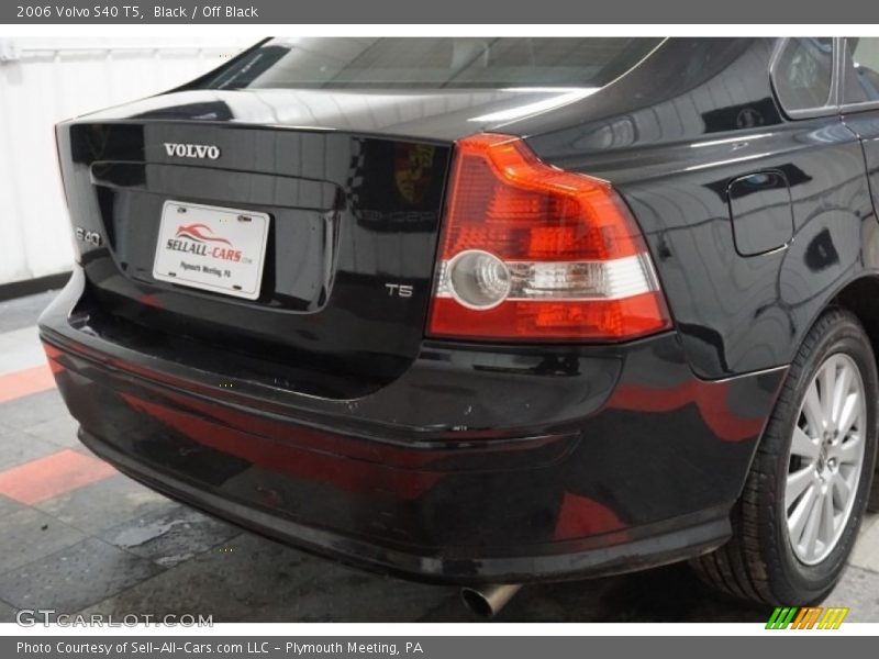Black / Off Black 2006 Volvo S40 T5
