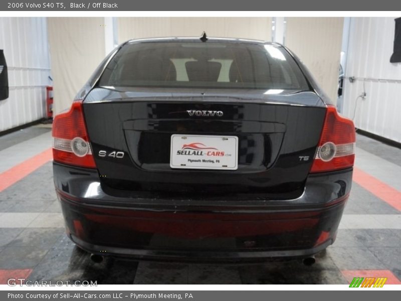 Black / Off Black 2006 Volvo S40 T5