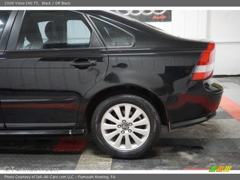 Black / Off Black 2006 Volvo S40 T5