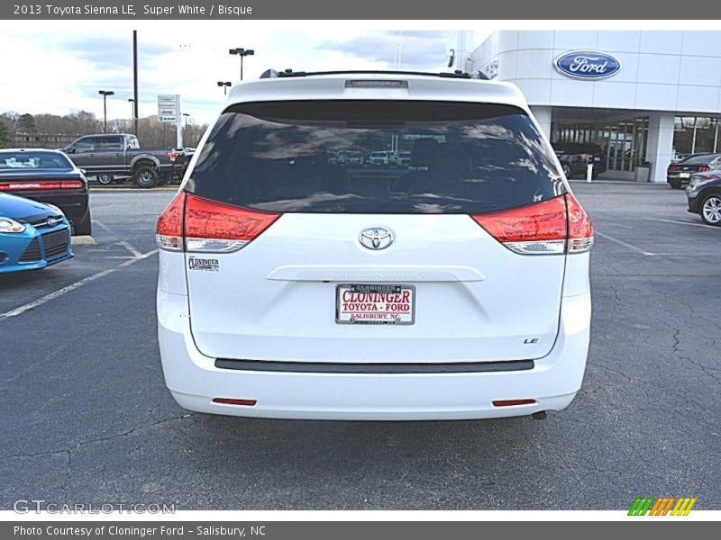 Super White / Bisque 2013 Toyota Sienna LE