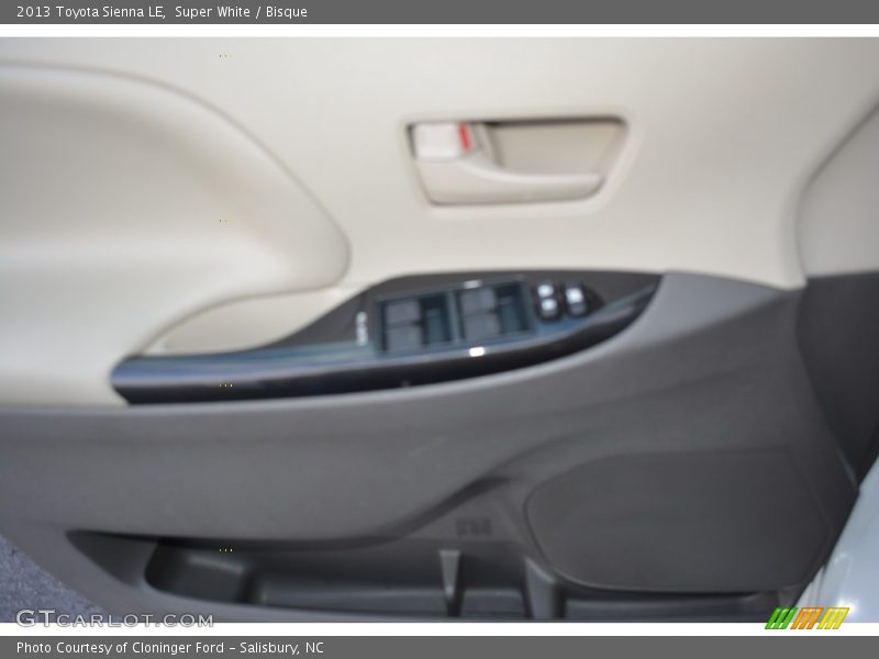 Super White / Bisque 2013 Toyota Sienna LE