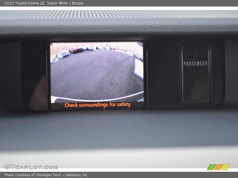 Super White / Bisque 2013 Toyota Sienna LE