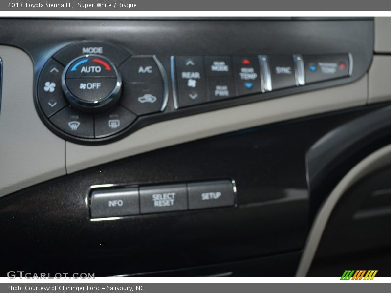 Super White / Bisque 2013 Toyota Sienna LE