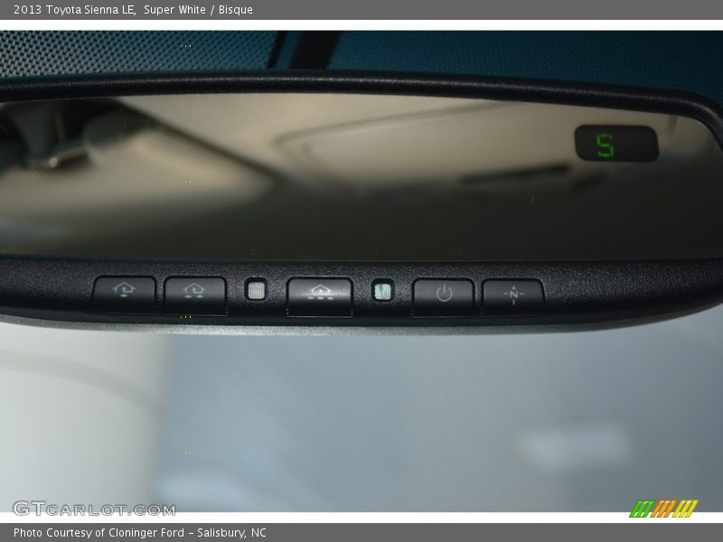 Super White / Bisque 2013 Toyota Sienna LE