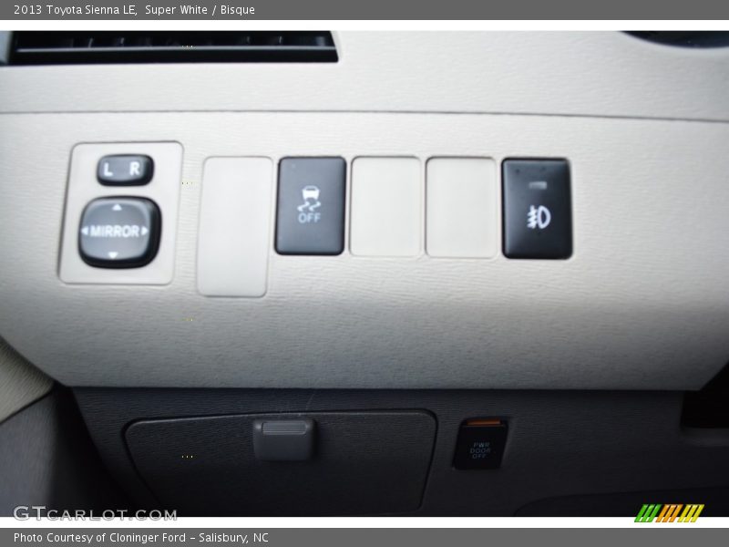 Super White / Bisque 2013 Toyota Sienna LE