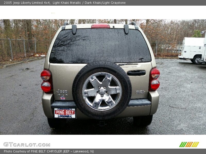 Light Khaki Metallic / Dark Khaki/Light Graystone 2005 Jeep Liberty Limited 4x4