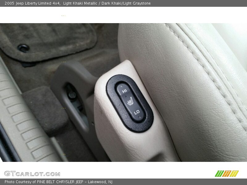 Light Khaki Metallic / Dark Khaki/Light Graystone 2005 Jeep Liberty Limited 4x4