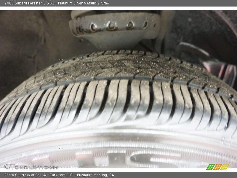 Platinum Silver Metallic / Gray 2005 Subaru Forester 2.5 XS