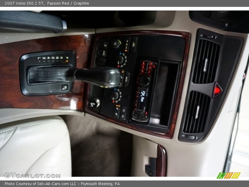 Passion Red / Graphite 2007 Volvo S60 2.5T