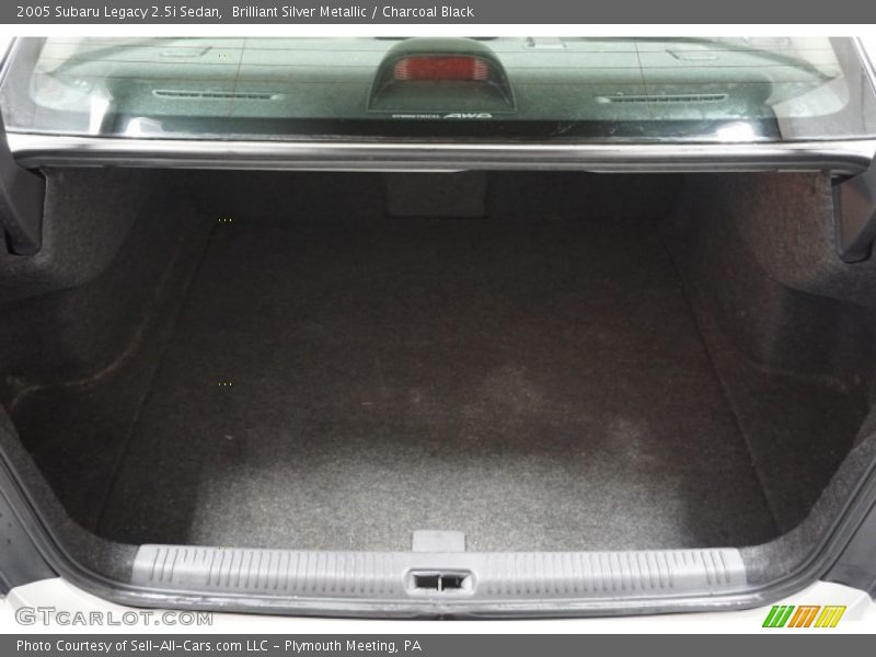 Brilliant Silver Metallic / Charcoal Black 2005 Subaru Legacy 2.5i Sedan