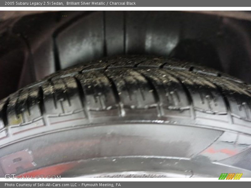 Brilliant Silver Metallic / Charcoal Black 2005 Subaru Legacy 2.5i Sedan