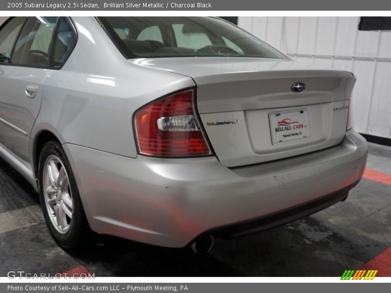 Brilliant Silver Metallic / Charcoal Black 2005 Subaru Legacy 2.5i Sedan