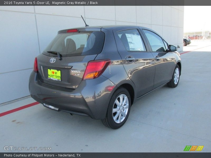 Magnetic Gray Metallic / Black 2016 Toyota Yaris 5-Door LE