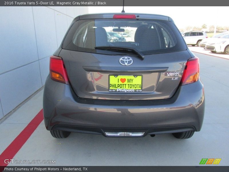 Magnetic Gray Metallic / Black 2016 Toyota Yaris 5-Door LE