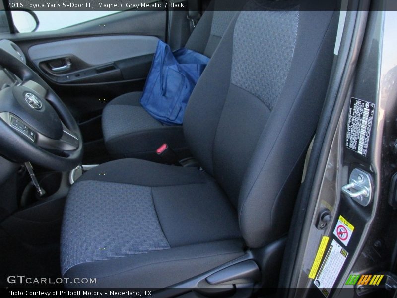 Magnetic Gray Metallic / Black 2016 Toyota Yaris 5-Door LE