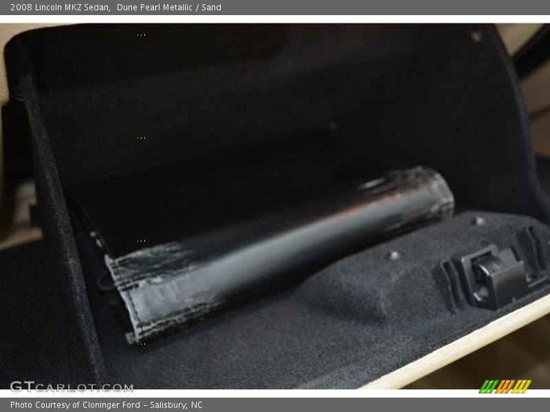 Dune Pearl Metallic / Sand 2008 Lincoln MKZ Sedan