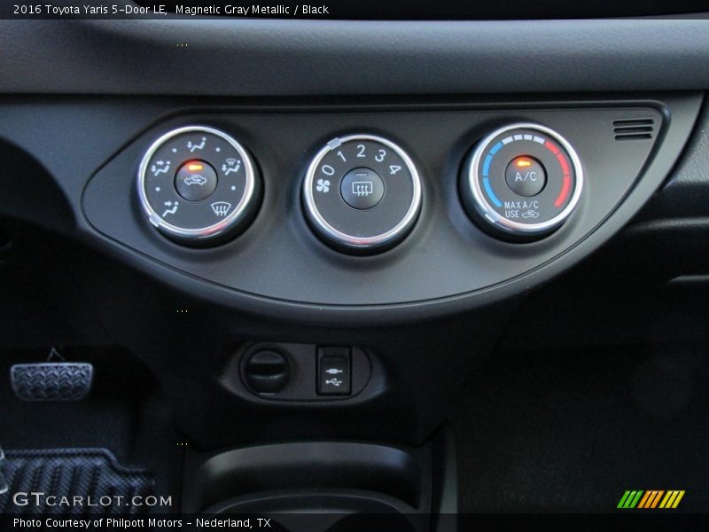 Magnetic Gray Metallic / Black 2016 Toyota Yaris 5-Door LE