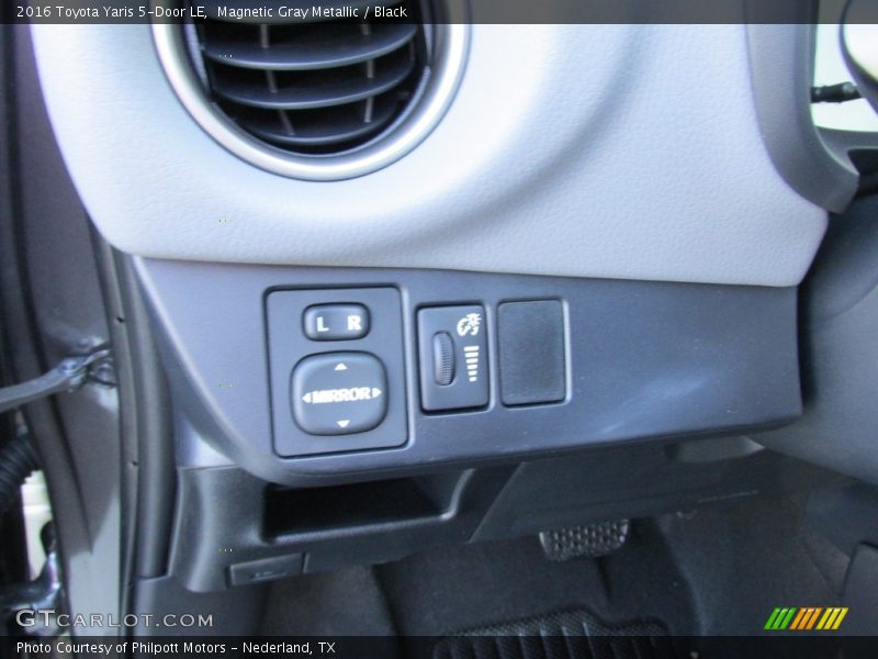 Magnetic Gray Metallic / Black 2016 Toyota Yaris 5-Door LE