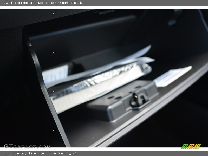 Tuxedo Black / Charcoal Black 2014 Ford Edge SE