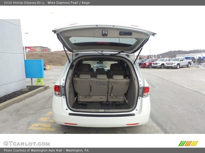 White Diamond Pearl / Beige 2016 Honda Odyssey EX-L