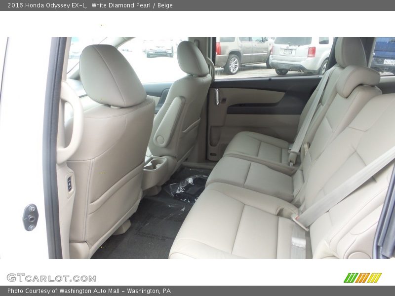 White Diamond Pearl / Beige 2016 Honda Odyssey EX-L