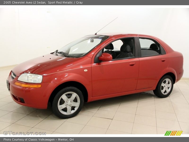 Front 3/4 View of 2005 Aveo LS Sedan