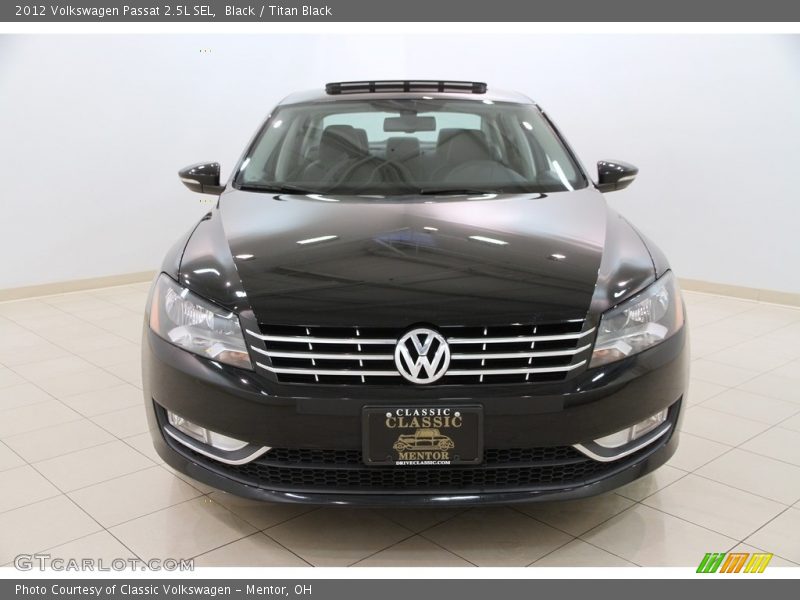 Black / Titan Black 2012 Volkswagen Passat 2.5L SEL