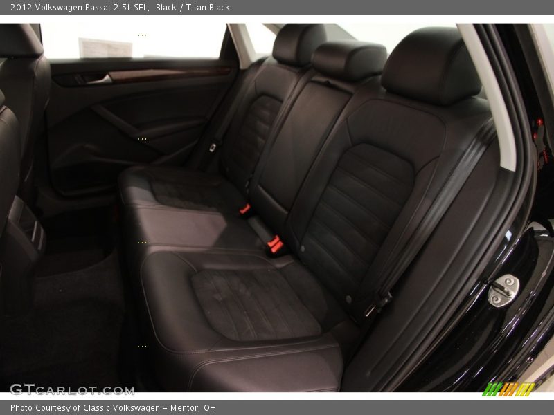 Black / Titan Black 2012 Volkswagen Passat 2.5L SEL