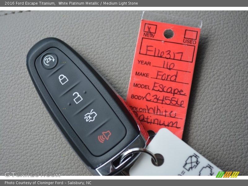 White Platinum Metallic / Medium Light Stone 2016 Ford Escape Titanium