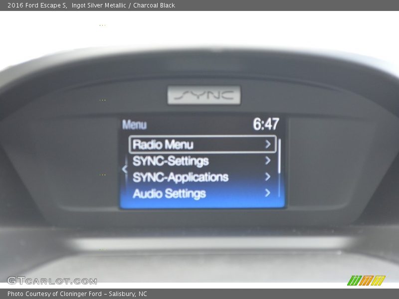 Ingot Silver Metallic / Charcoal Black 2016 Ford Escape S