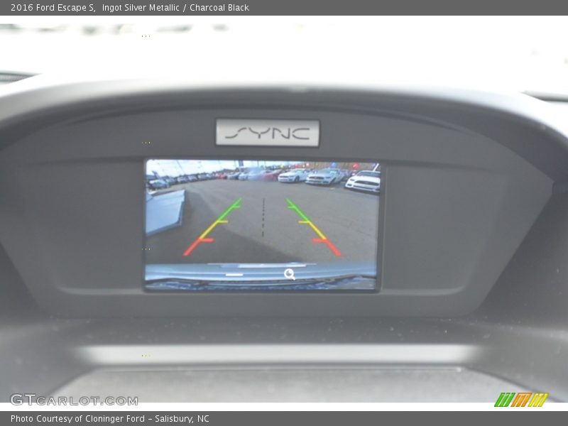 Ingot Silver Metallic / Charcoal Black 2016 Ford Escape S