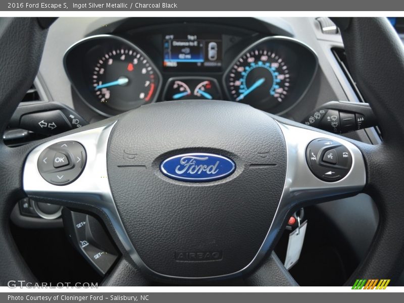 Ingot Silver Metallic / Charcoal Black 2016 Ford Escape S