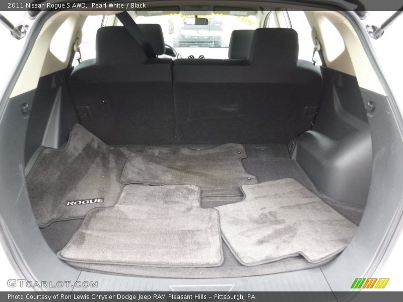 Pearl White / Black 2011 Nissan Rogue S AWD