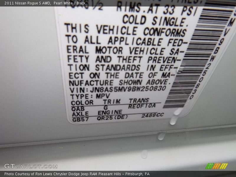 Pearl White / Black 2011 Nissan Rogue S AWD