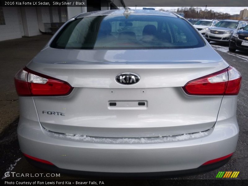 Silky Silver / Black 2016 Kia Forte LX Sedan