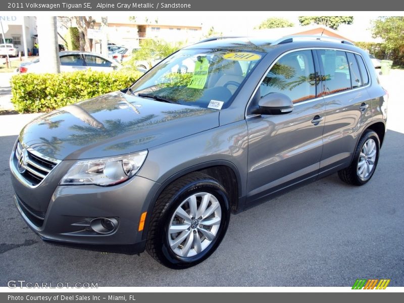 Alpine Gray Metallic / Sandstone 2011 Volkswagen Tiguan SE