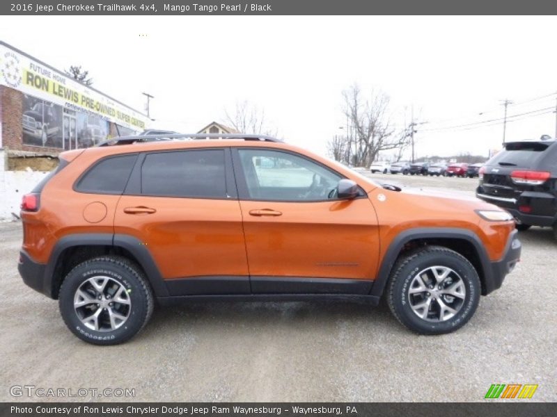 Mango Tango Pearl / Black 2016 Jeep Cherokee Trailhawk 4x4