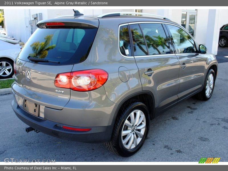 Alpine Gray Metallic / Sandstone 2011 Volkswagen Tiguan SE