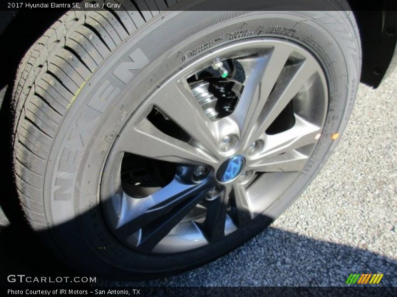 Black / Gray 2017 Hyundai Elantra SE