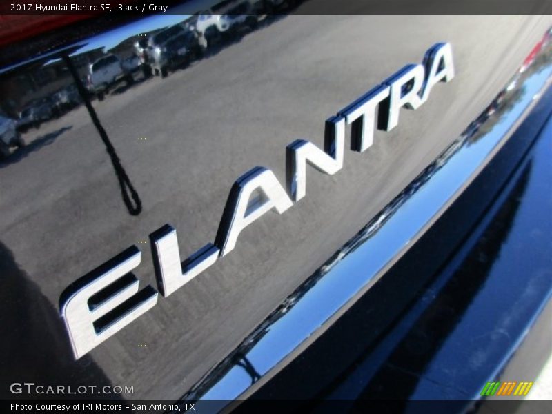 Black / Gray 2017 Hyundai Elantra SE