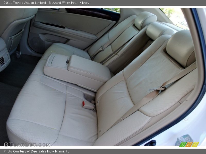 Blizzard White Pearl / Ivory 2011 Toyota Avalon Limited