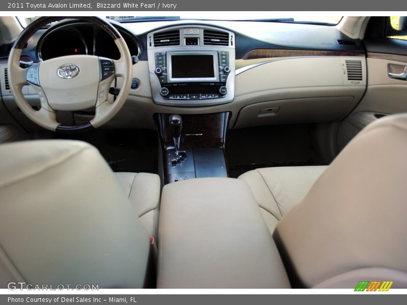 Blizzard White Pearl / Ivory 2011 Toyota Avalon Limited